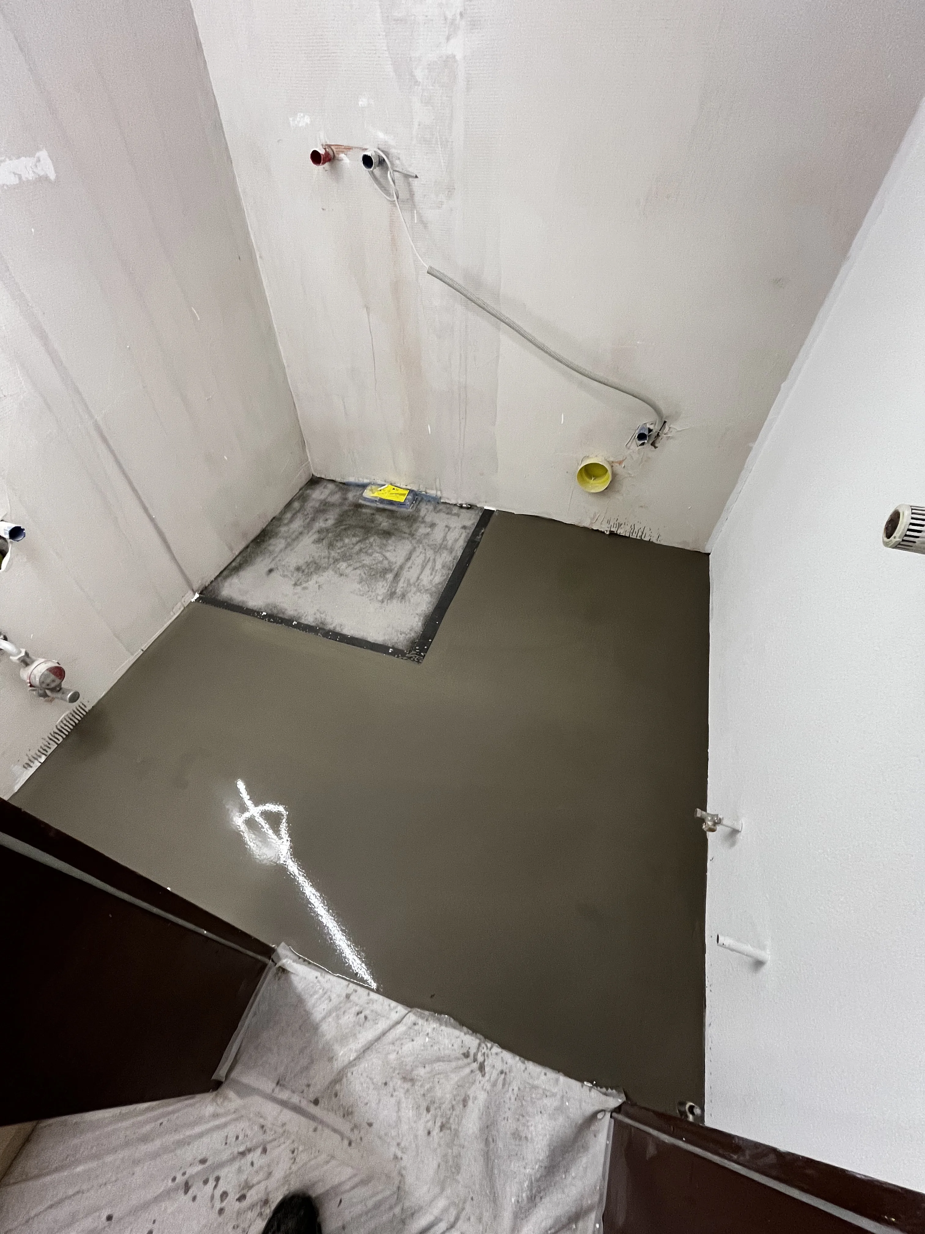Badezimmer Renovierung Rohbau