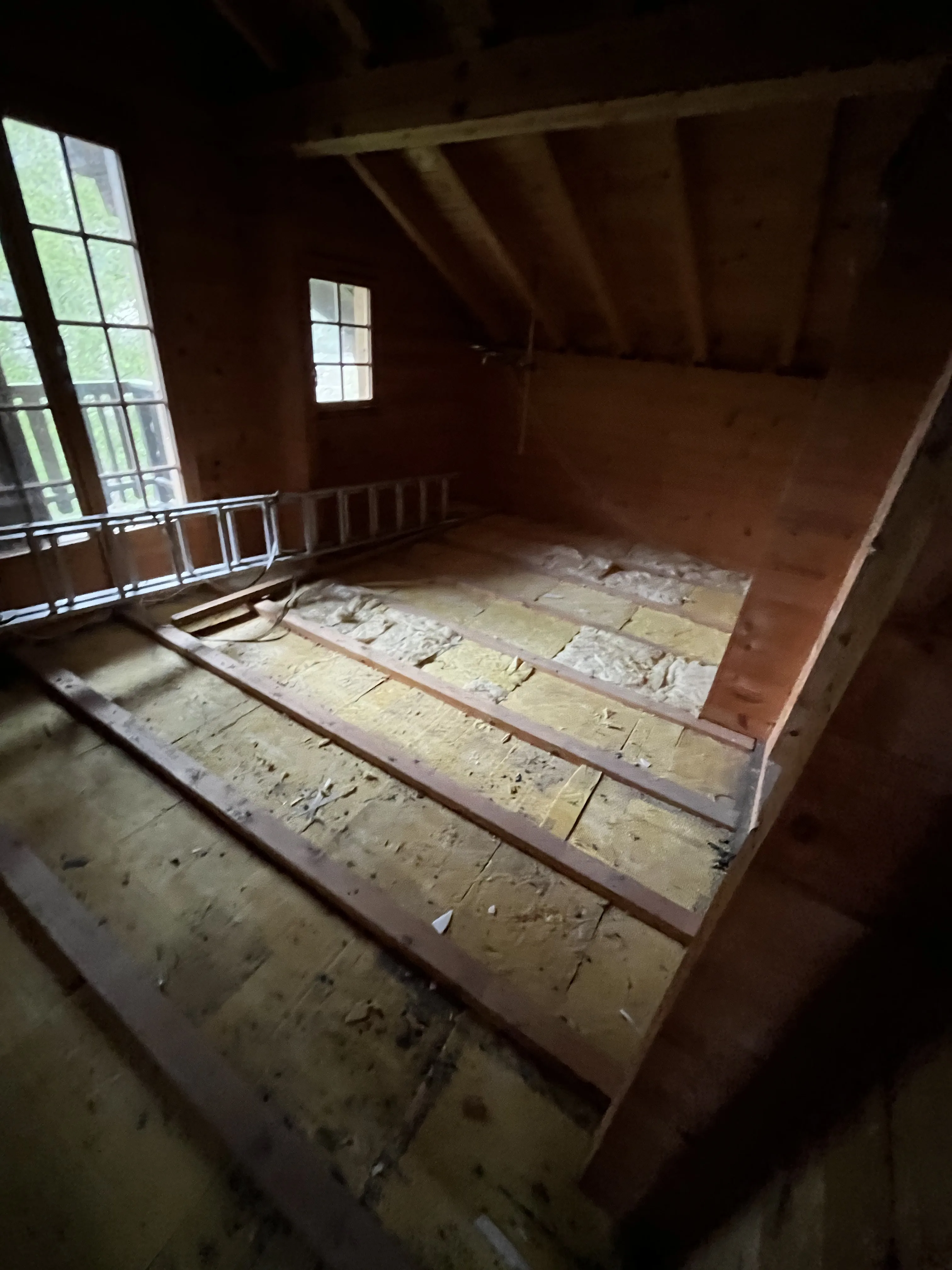 Dachgeschoss-Ausbau mit Holzboden