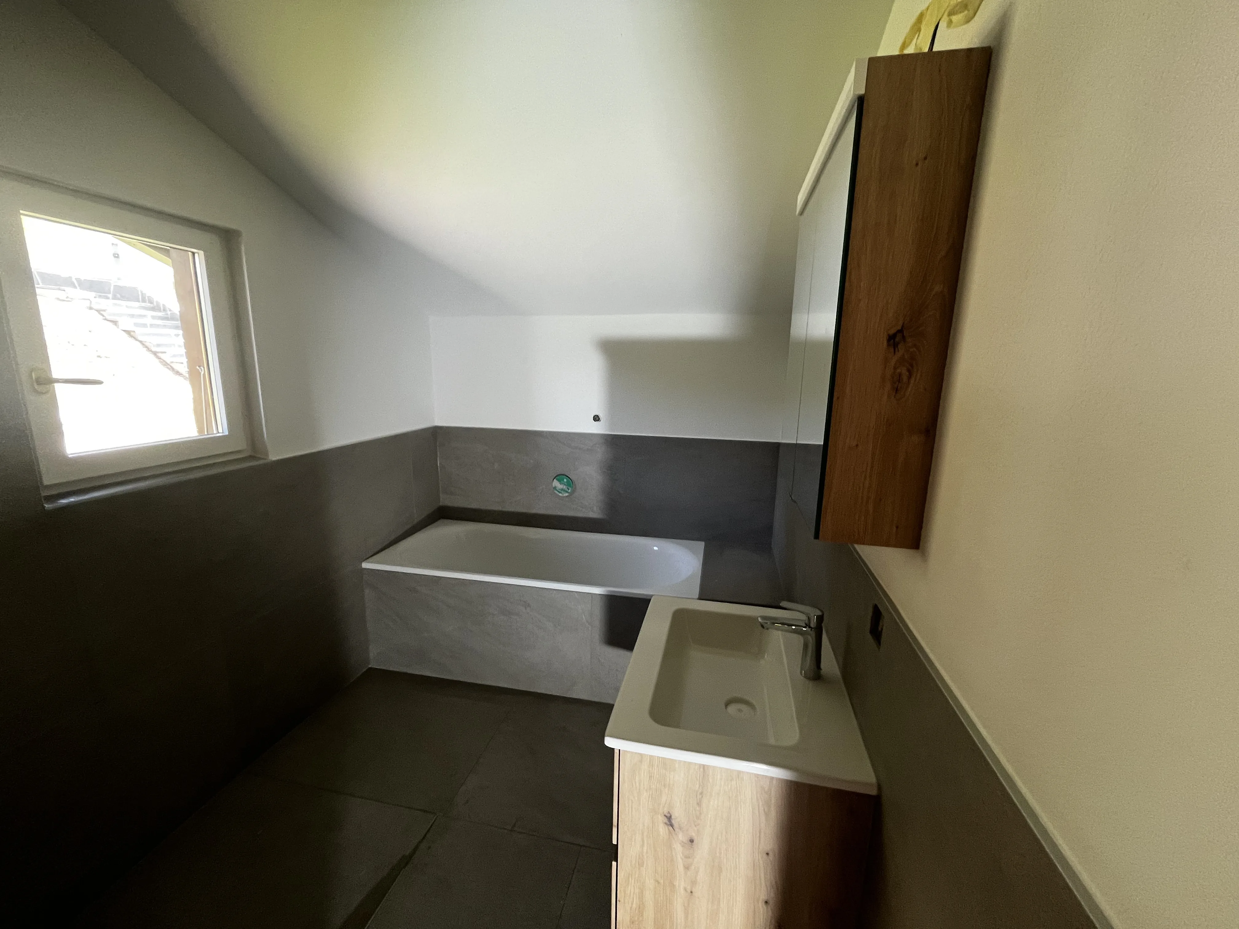Badezimmerrenovierung mit neuer Ausstattung
